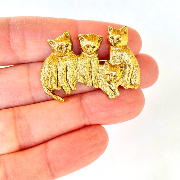 Vintage Gold Tone Cat Cats Brooch Pin - Picture 1 of 3